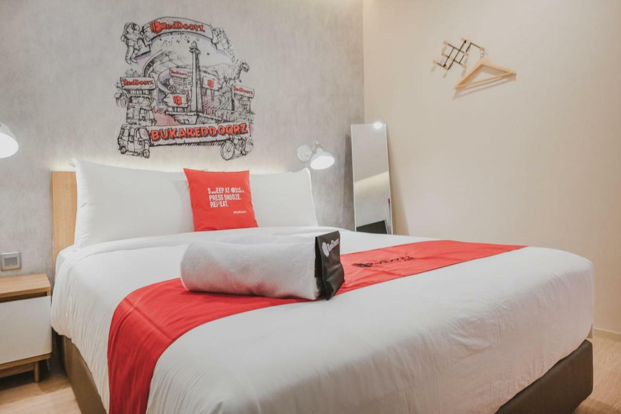 Reddoorz Plus @ Thamrin Jakarta Extérieur photo
